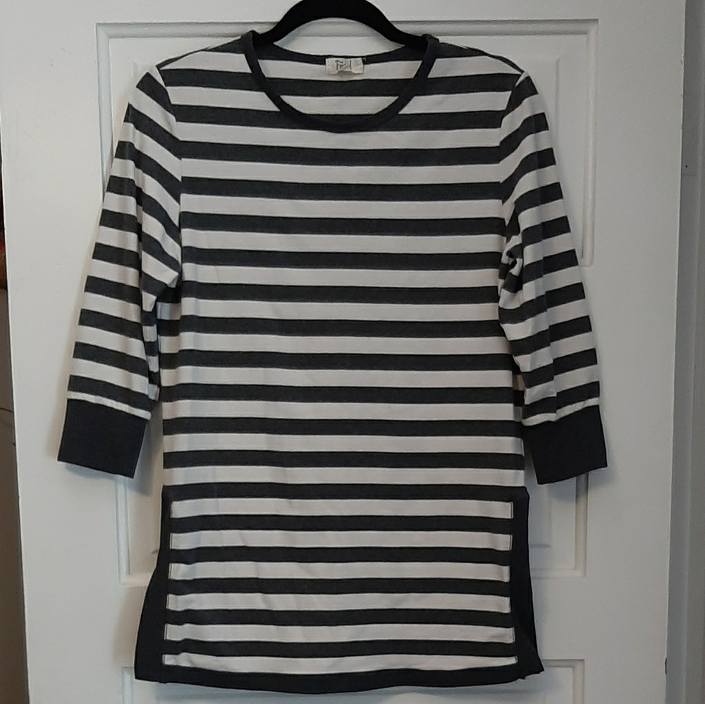 Womens gray and white tunic